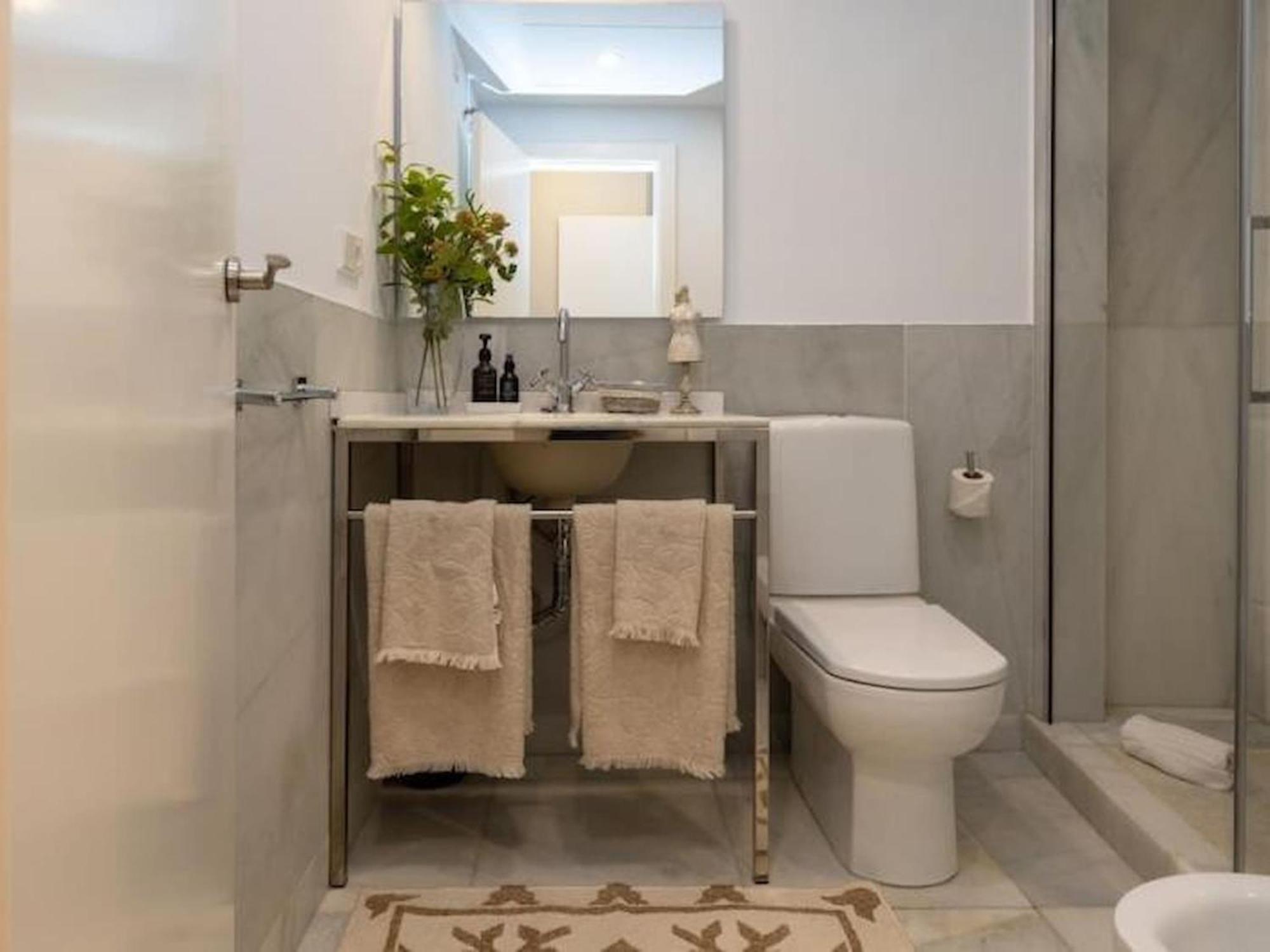 Trinidad Deluxe 5 Apartman Granada Kültér fotó