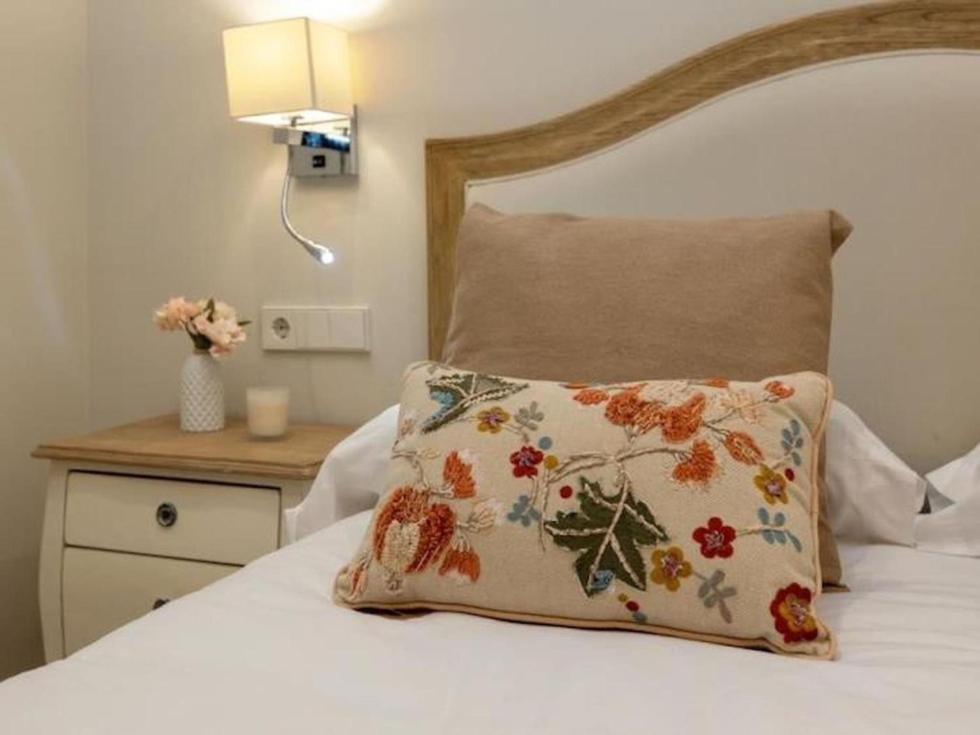 Trinidad Deluxe 5 Apartman Granada Kültér fotó